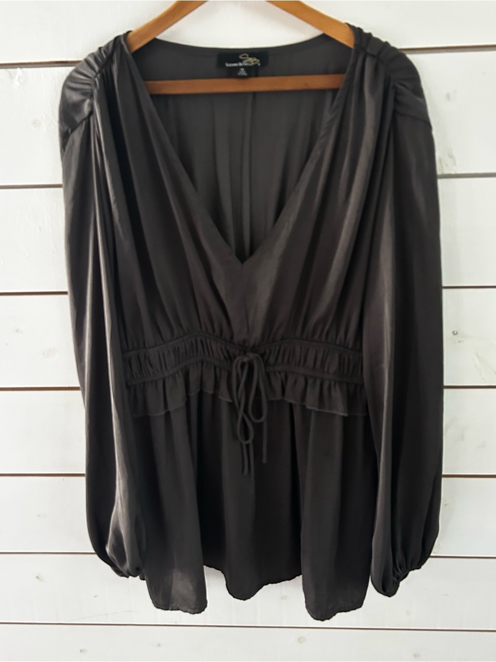 Suzanne Betro Dark Olive Green Satin Long Sleeve V-Neck Peplum Blouse Top Medium